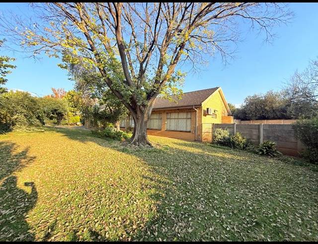 4 BEDROOM HOUSE FOR SALE IN FLORA GARDENS